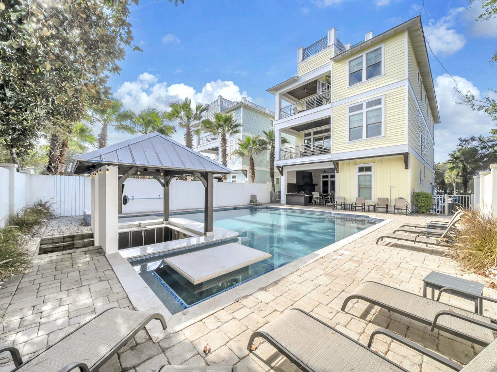 71 Dolphin Street, Destin