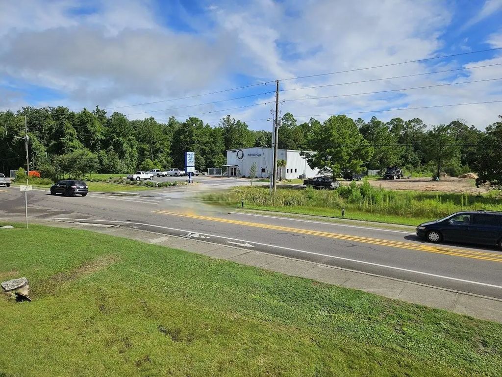 5 of 15 - 779 Fl-20, Freeport, FL