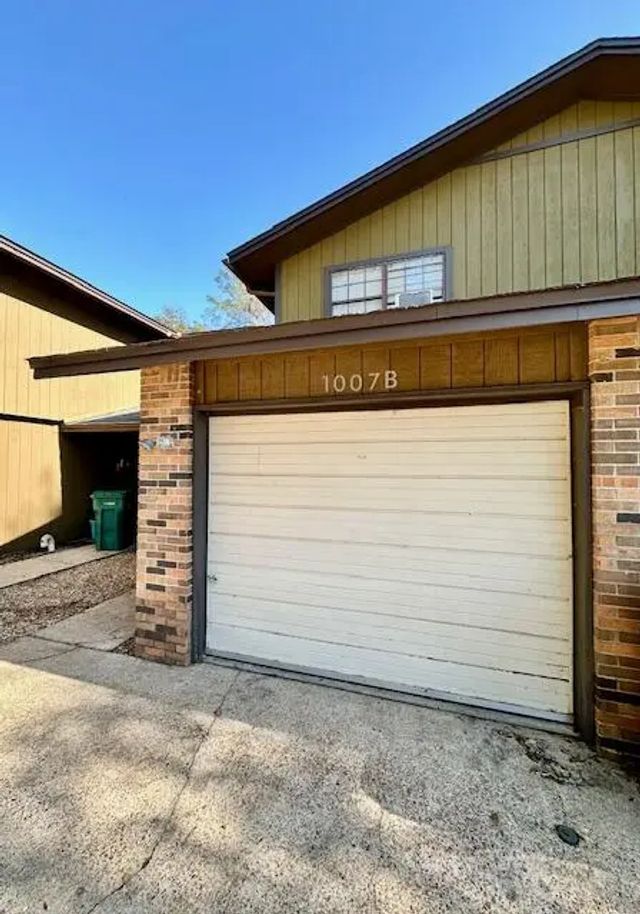 Photo of Listing #992268