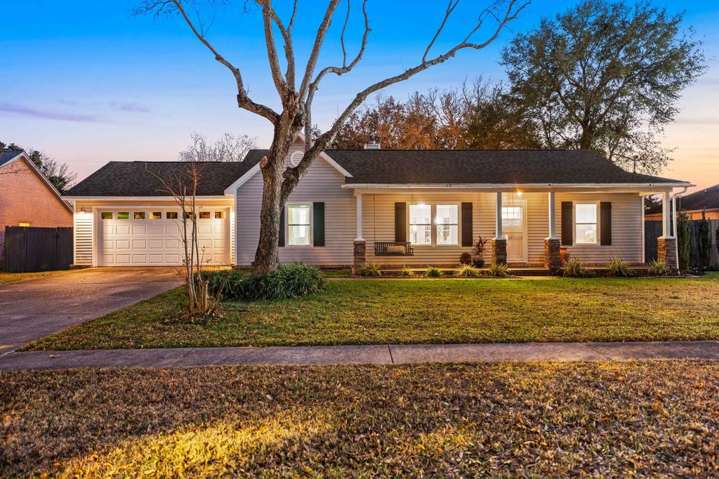 7867 Pleasant Oak Avenue, Navarre