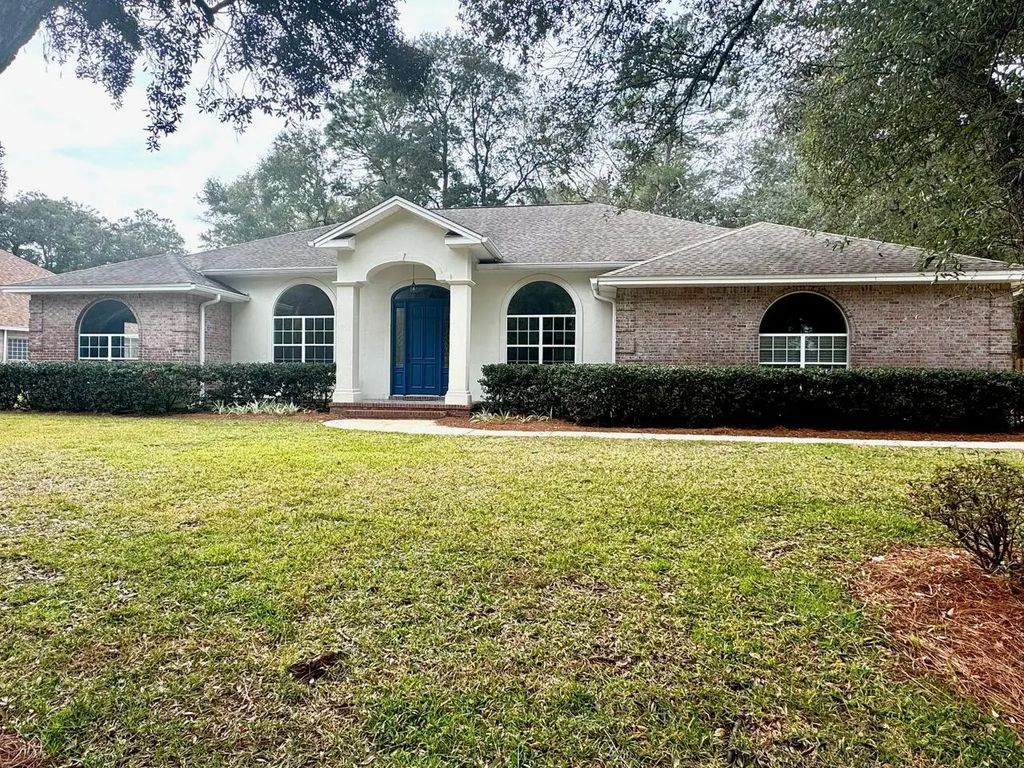 130 Winding Waters Way, Niceville