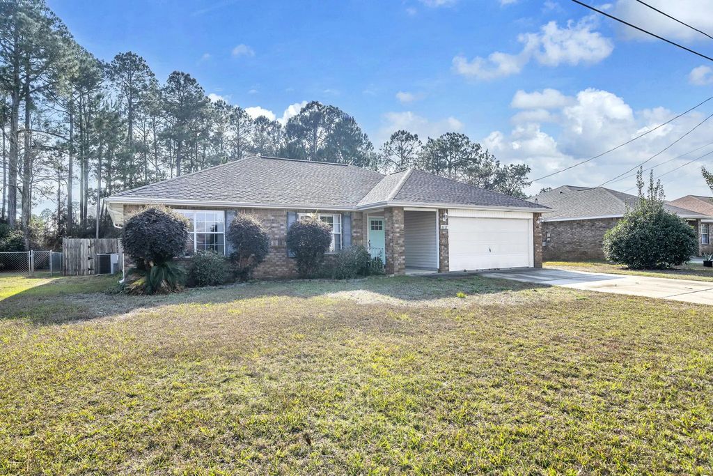 8727 El Paseo Street, Navarre