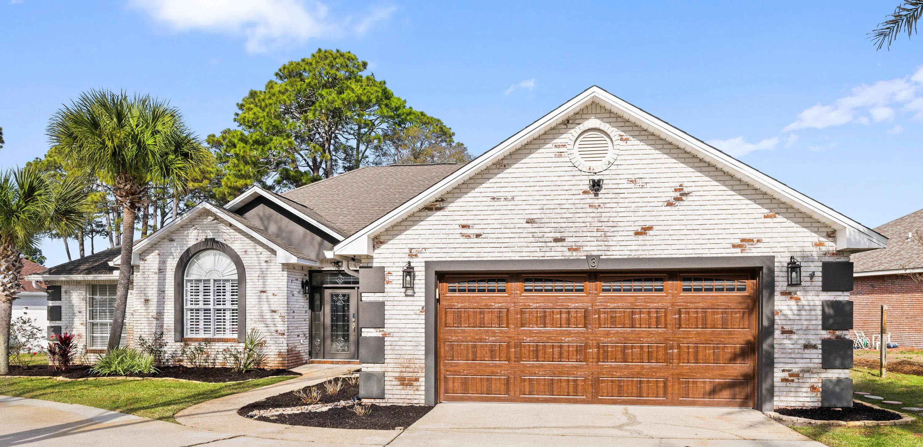 Photo of Listing #992676