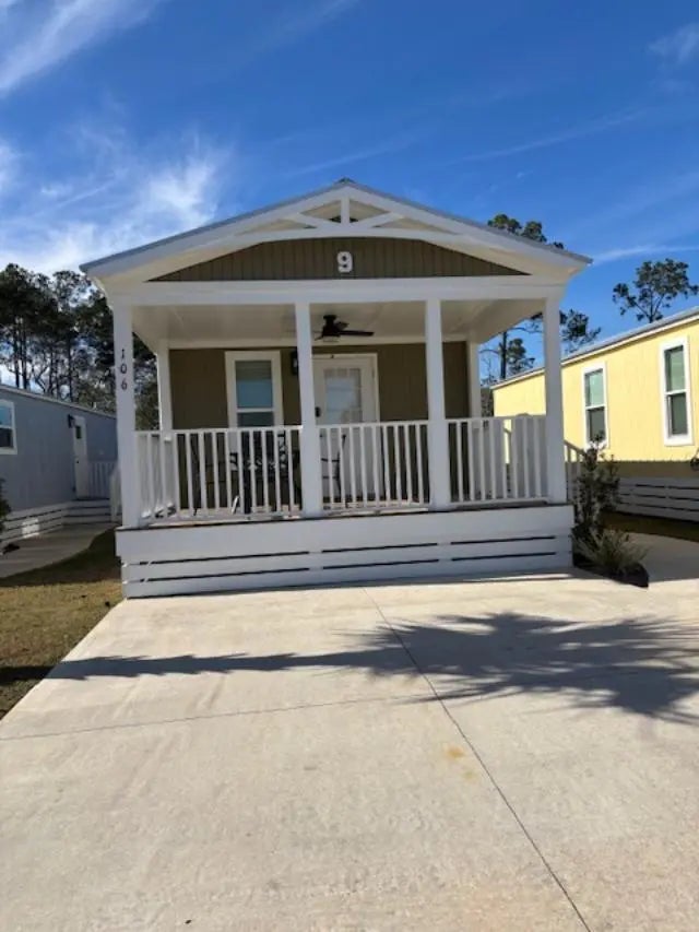 Photo of Listing #992792