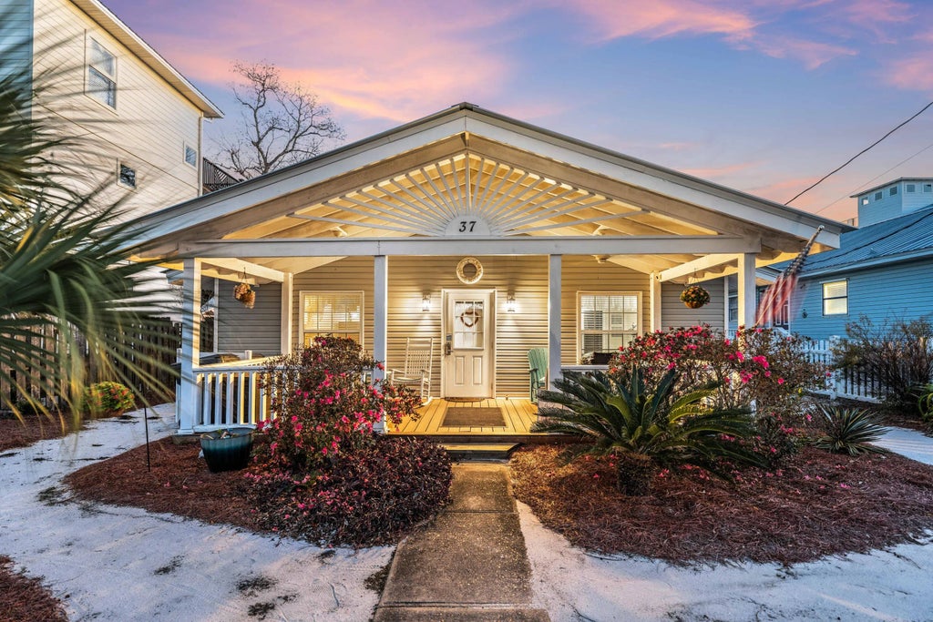 37 Daytona Street, Miramar Beach