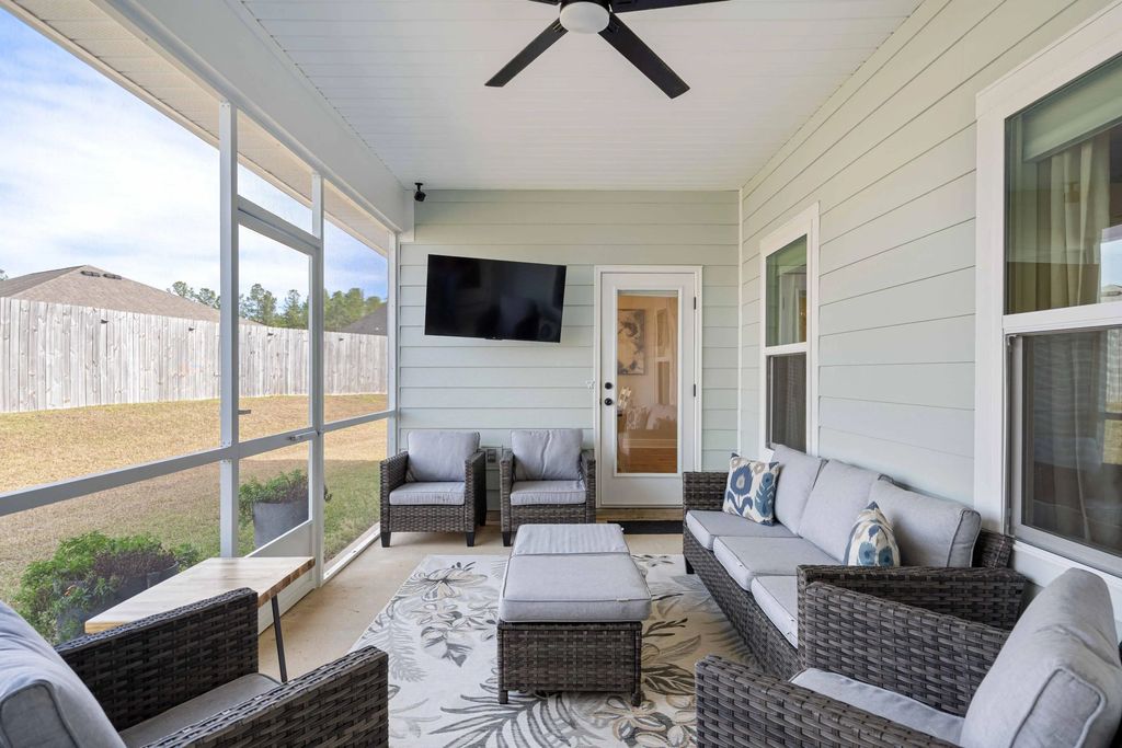 37 of 44 - 58 Siesta Circle, Freeport, FL