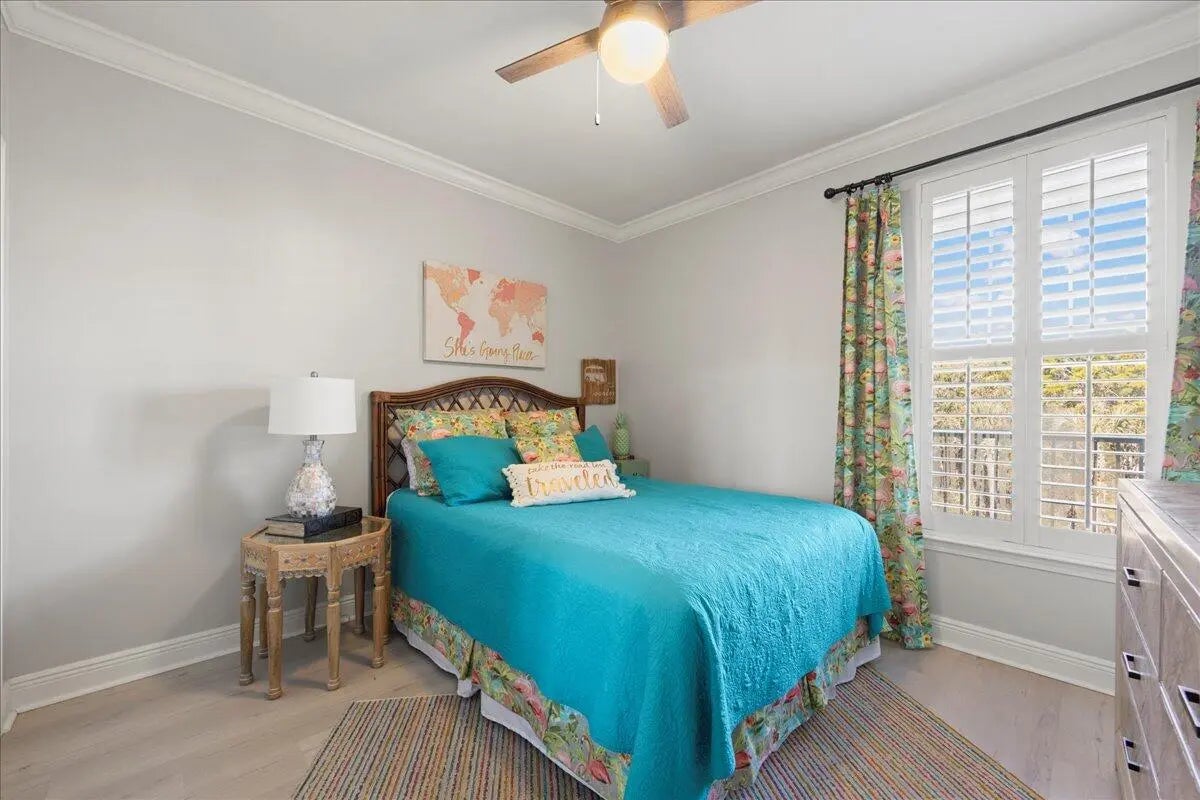 Photo of Listing #993271