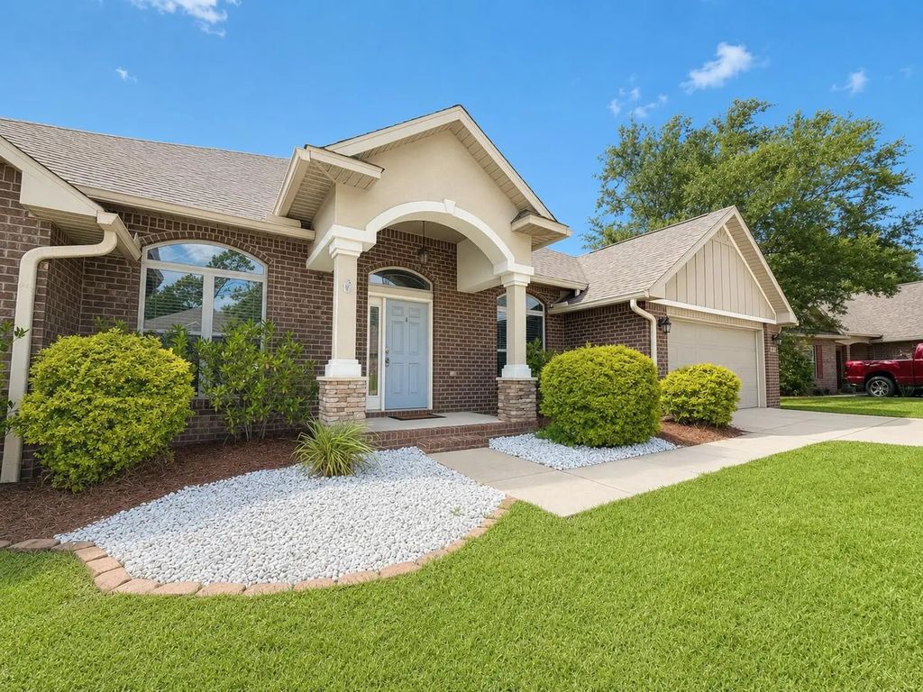 670 Red Fern Road, Crestview