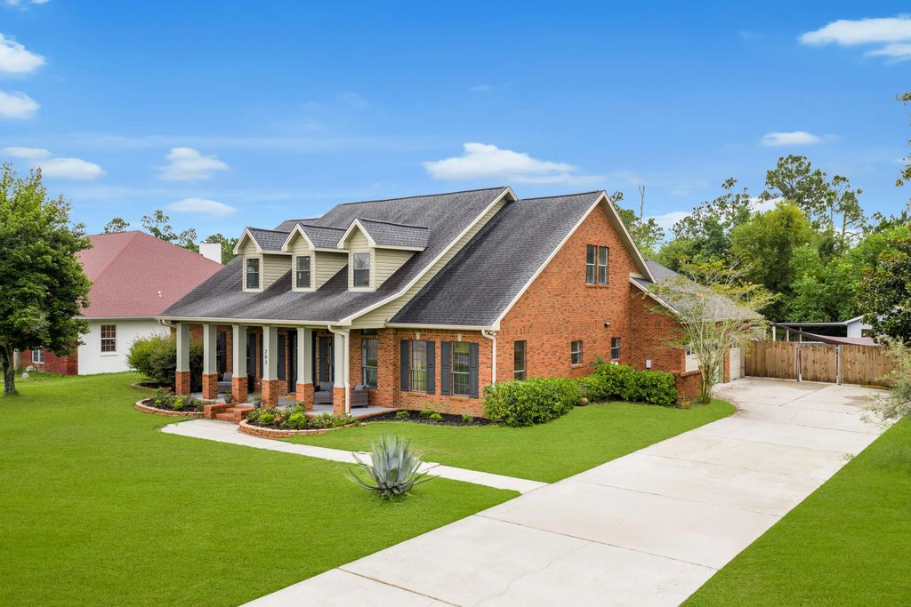 203 Judy Circle, Lynn Haven
