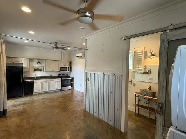 Photo of Listing #993664