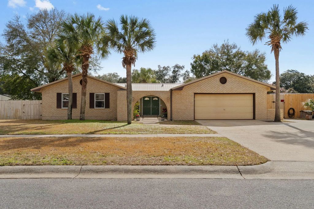 676 Ne Merioneth Drive, Fort Walton Beach