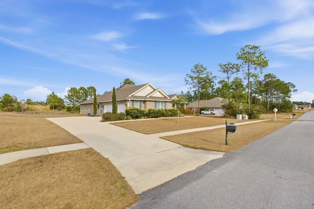 2 of 27 - 334 Tournament Lane, Freeport, FL