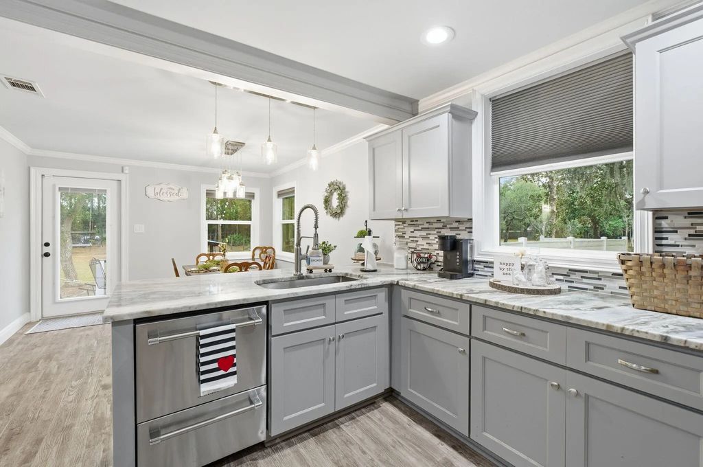 7 of 21 - 85 Marsh Drive, Freeport, FL
