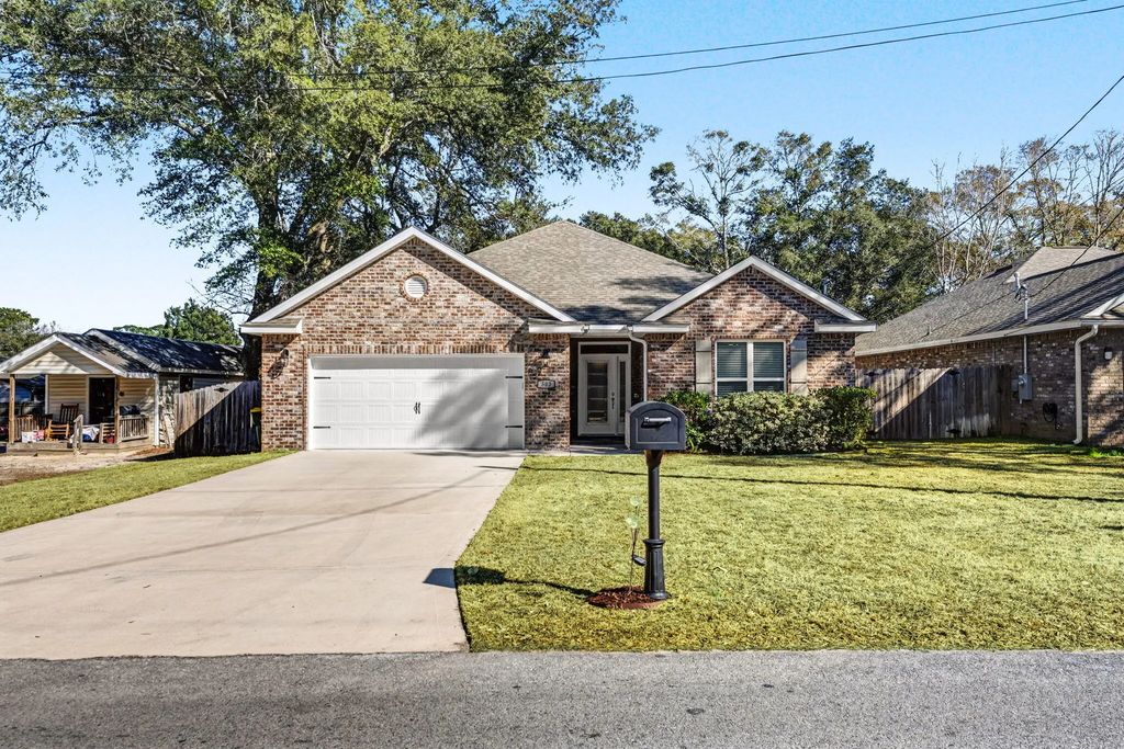 503 Nutmeg Avenue, Niceville