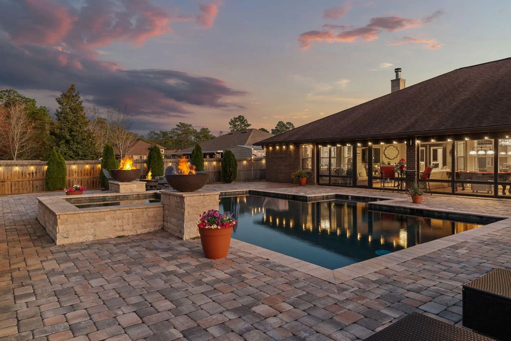 7744 Seaward Street, Navarre