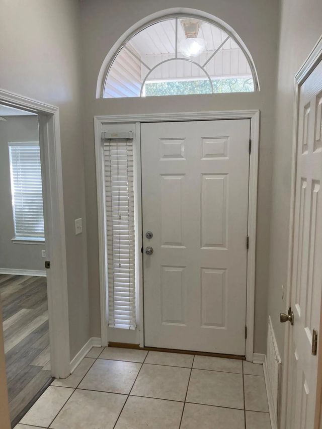 Photo of Listing #996482