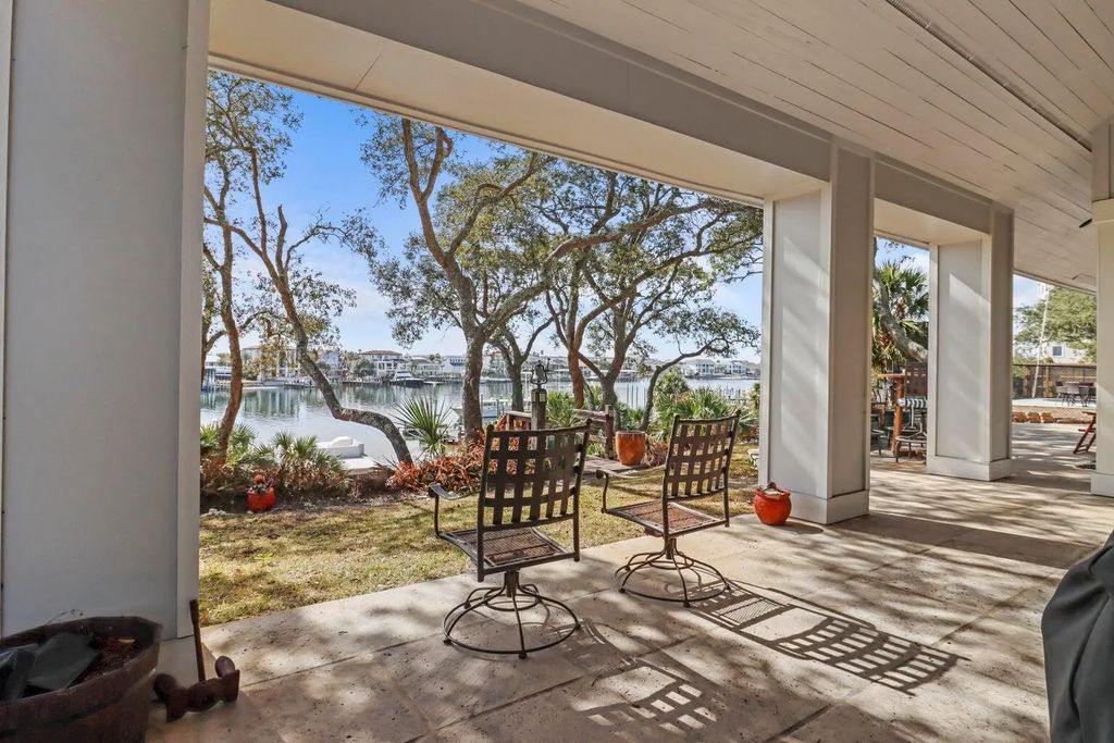 4 of 29 - 708 Harbor Boulevard, Destin, FL