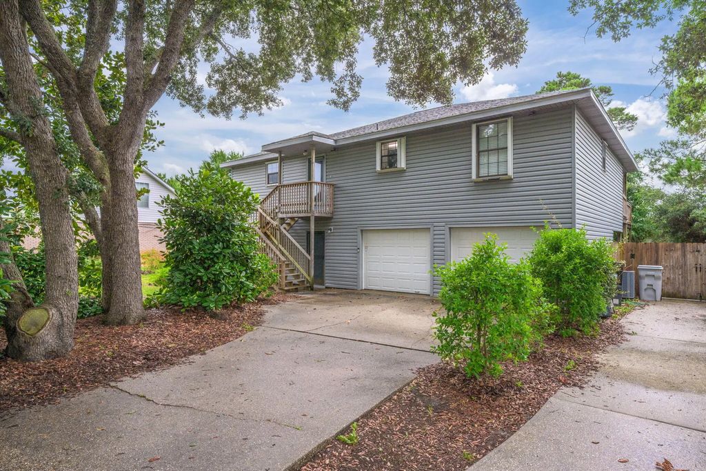6913 Sea Shark Circle, Navarre