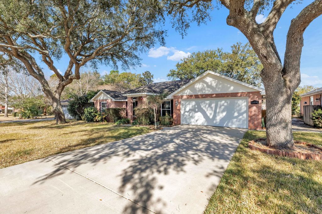 7734 Ramona Drive, Navarre