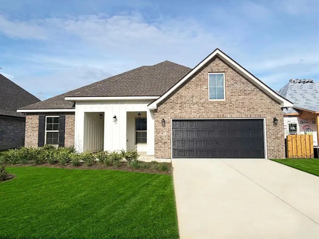 345 E Tweet Street, Freeport
