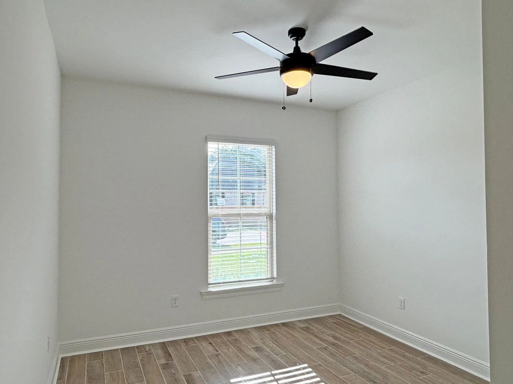 13 of 22 - 345 E Tweet Street, Freeport, FL