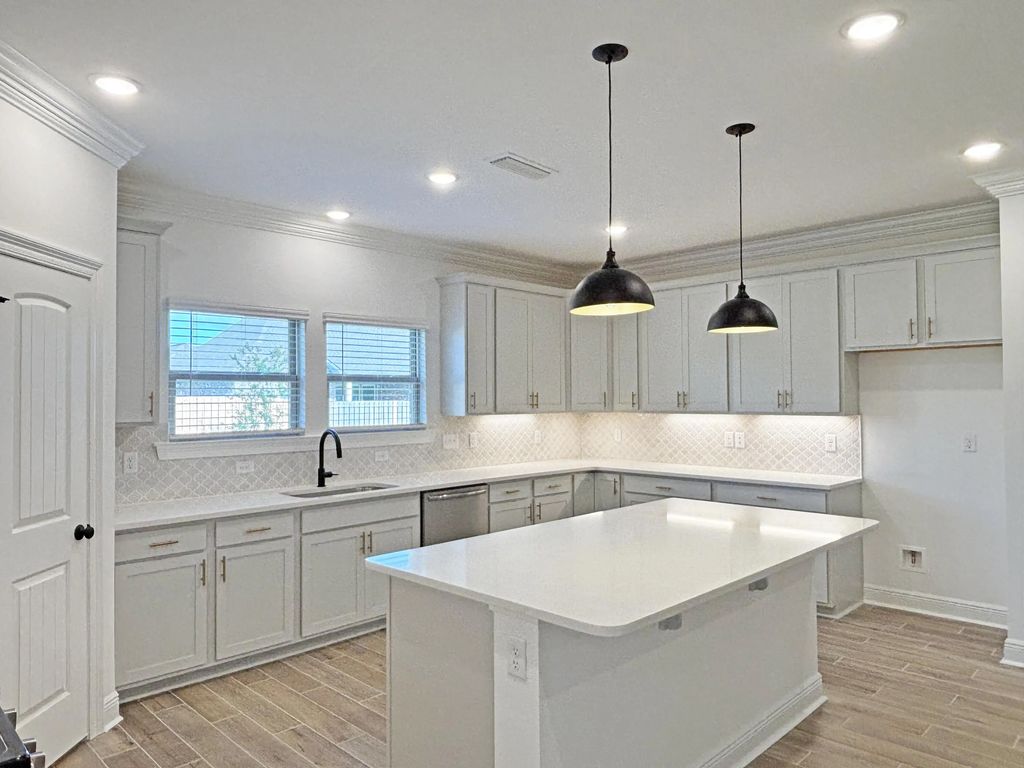 4 of 22 - 345 E Tweet Street, Freeport, FL