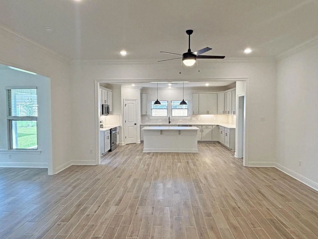 6 of 22 - 345 E Tweet Street, Freeport, FL