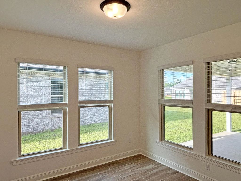 7 of 22 - 345 E Tweet Street, Freeport, FL