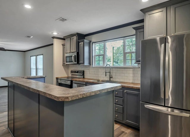 Photo of Listing #994295