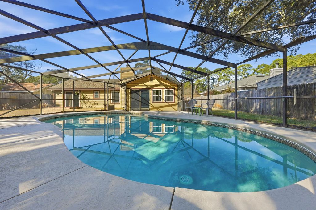 913 Nutmeg Avenue, Niceville