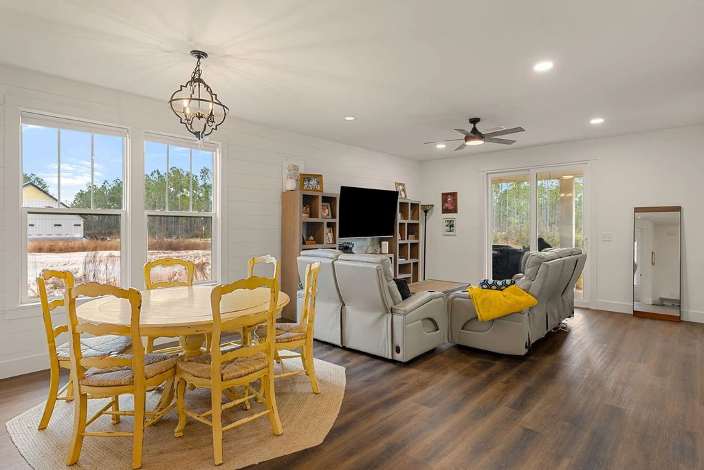 8 of 46 - 135 Clarke Hill Road, Freeport, FL