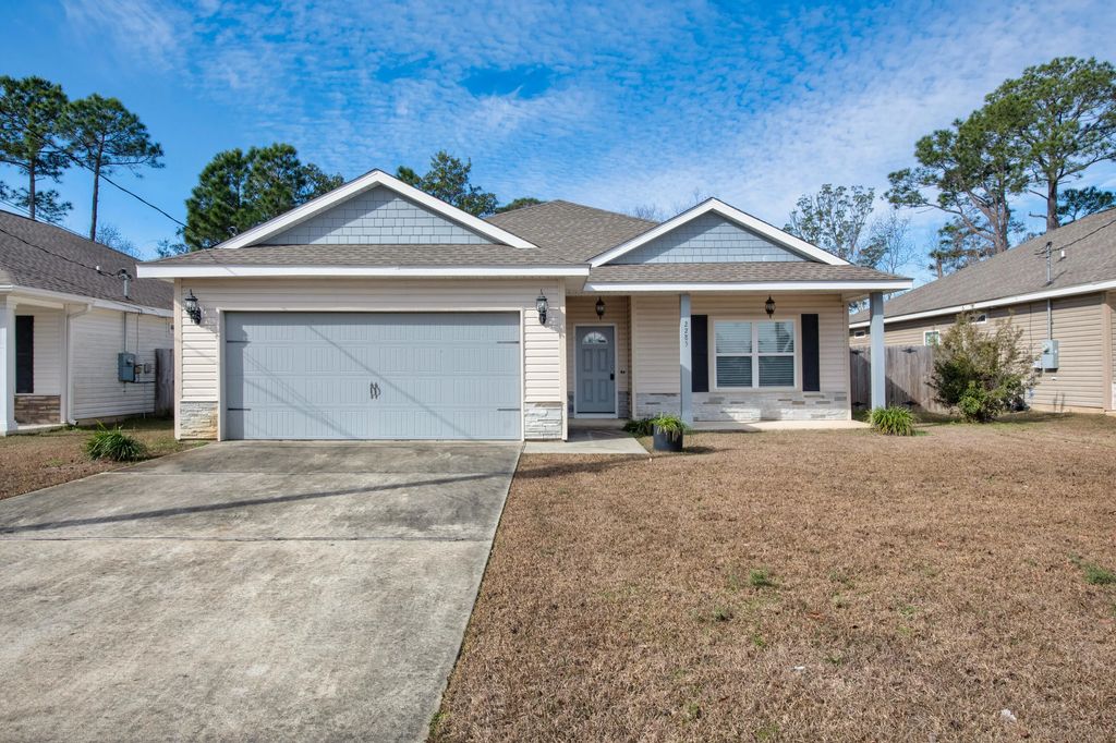 2285 Tom Street, Navarre