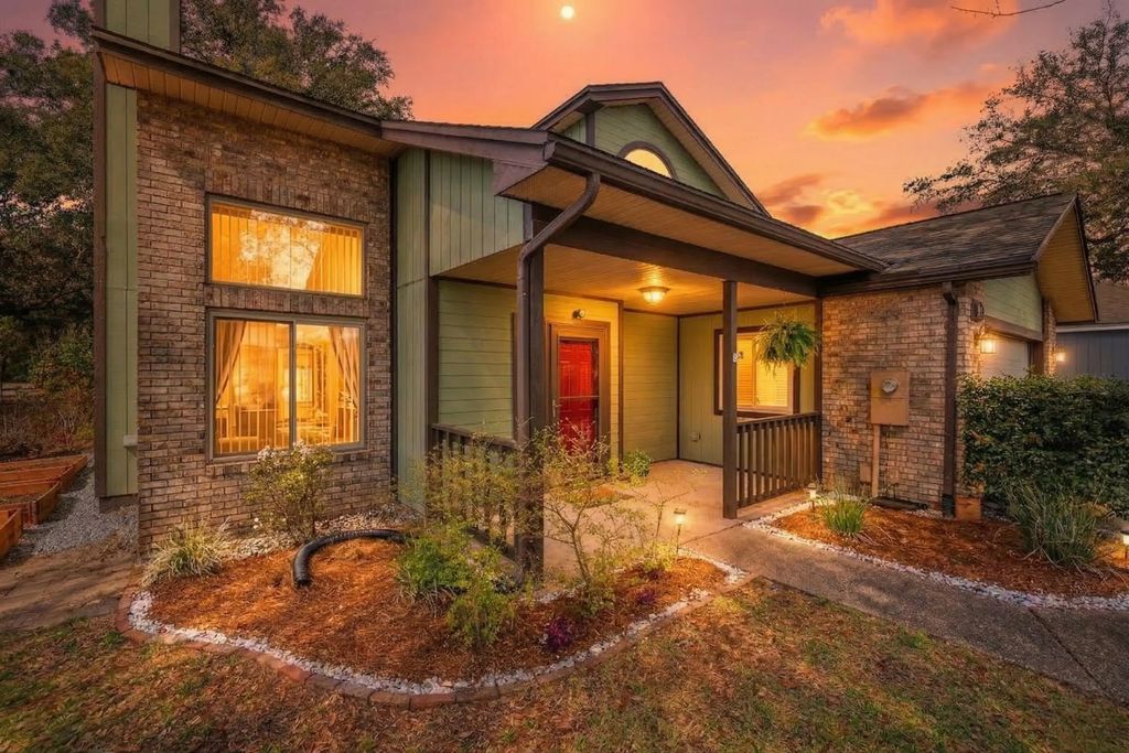 307 Evergreen Avenue, Niceville
