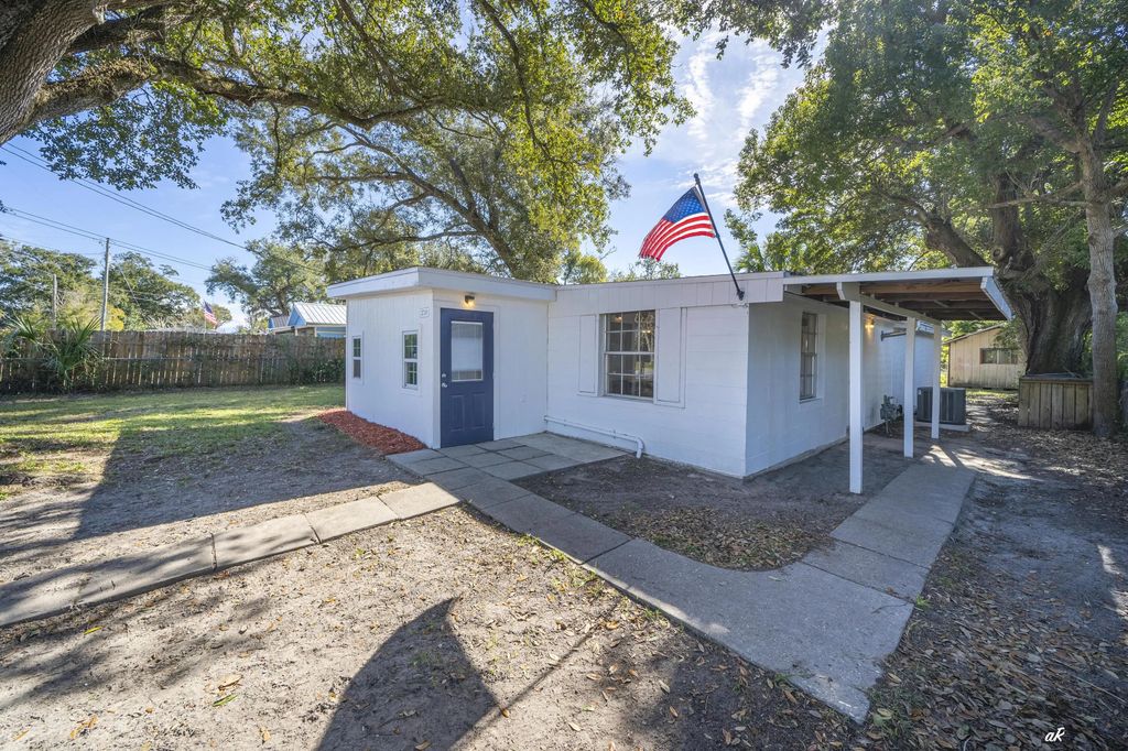 3730 E 8th Court, Panama City