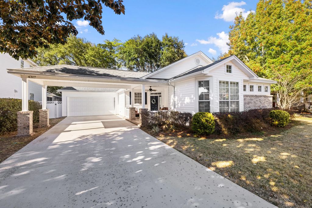 4317 American Poets Drive, Niceville