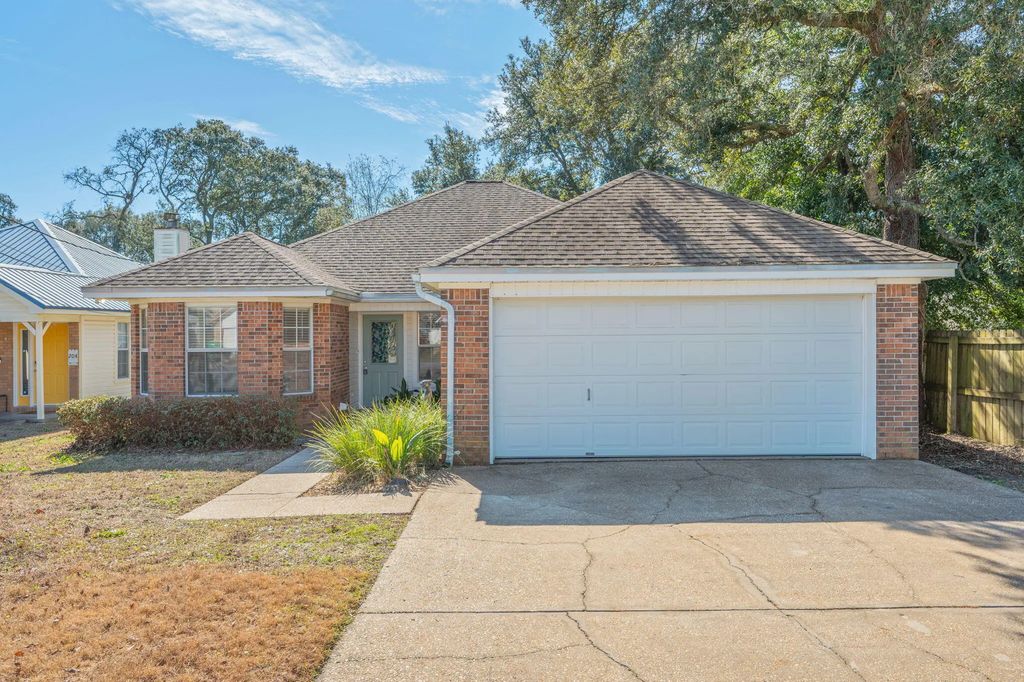 202 Summer Lane, Fort Walton Beach