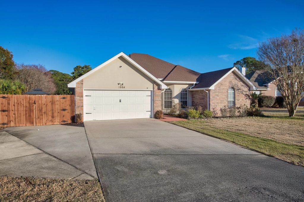 1984 Pine Ranch Drive, Navarre
