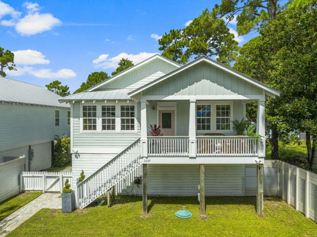 Photo of Listing #994677