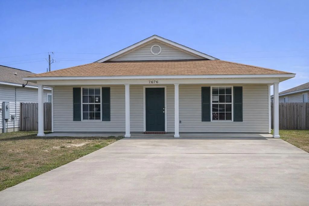 7676 Chablis Circle, Navarre