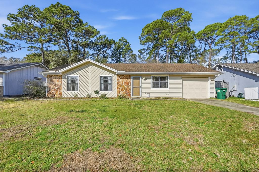910 Nutmeg Avenue, Niceville