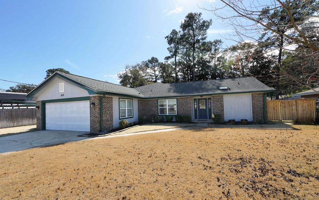 410 Green Oak Lane, Niceville