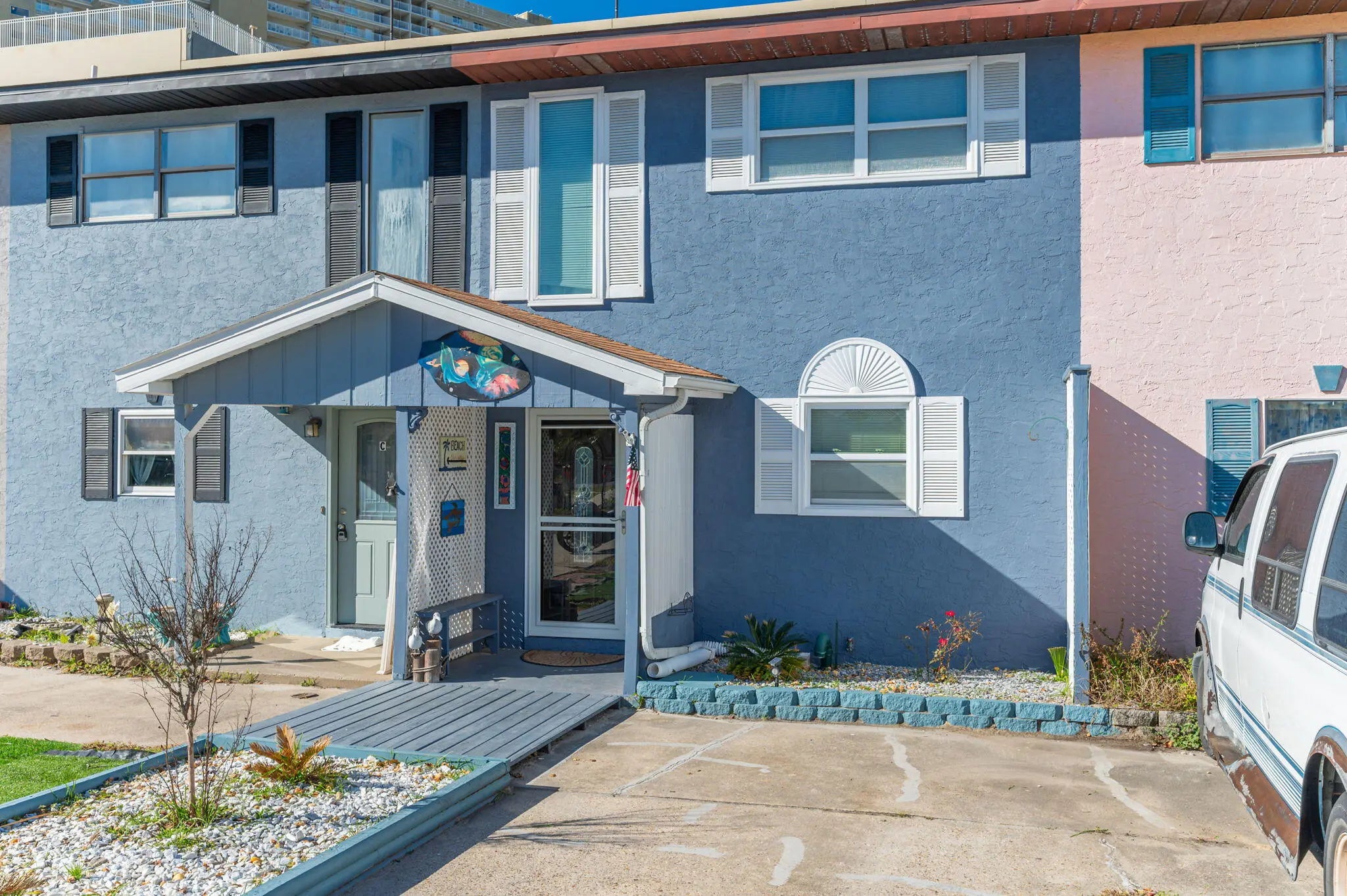 Photo of Listing #994827