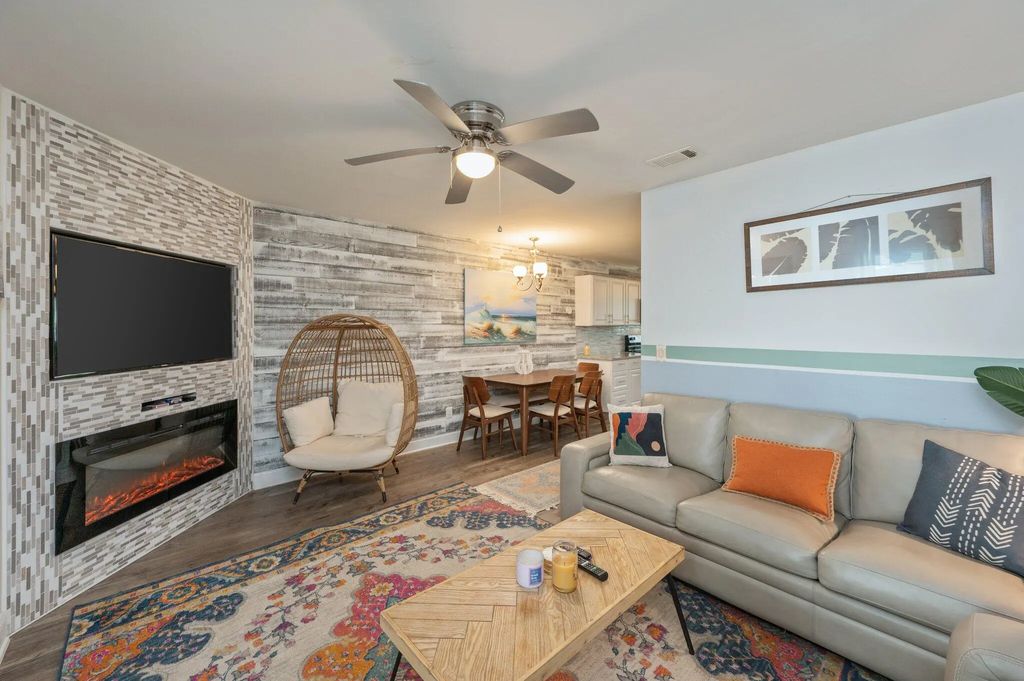 42 of 44 - 636 W Caladium Circle # B, Panama City Beach, FL