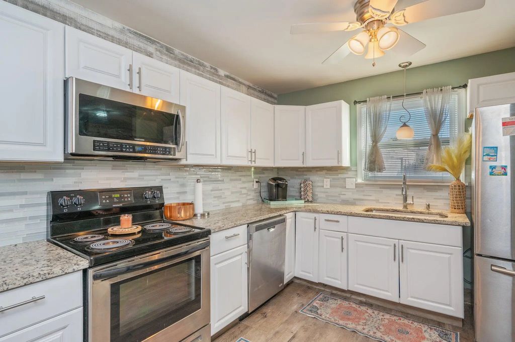 8 of 44 - 636 W Caladium Circle # B, Panama City Beach, FL