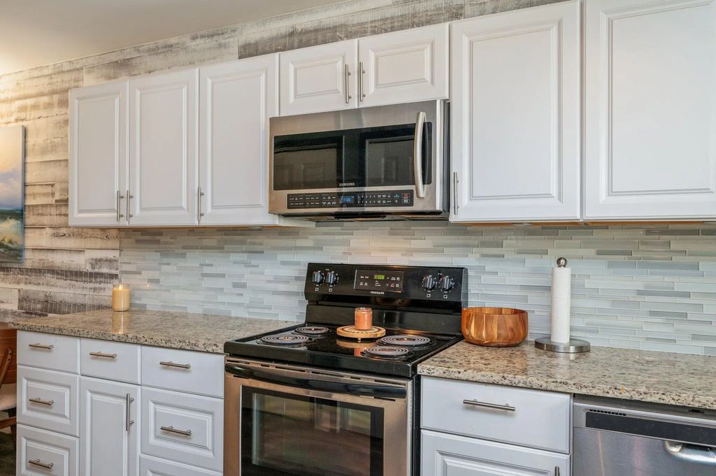 9 of 44 - 636 W Caladium Circle # B, Panama City Beach, FL