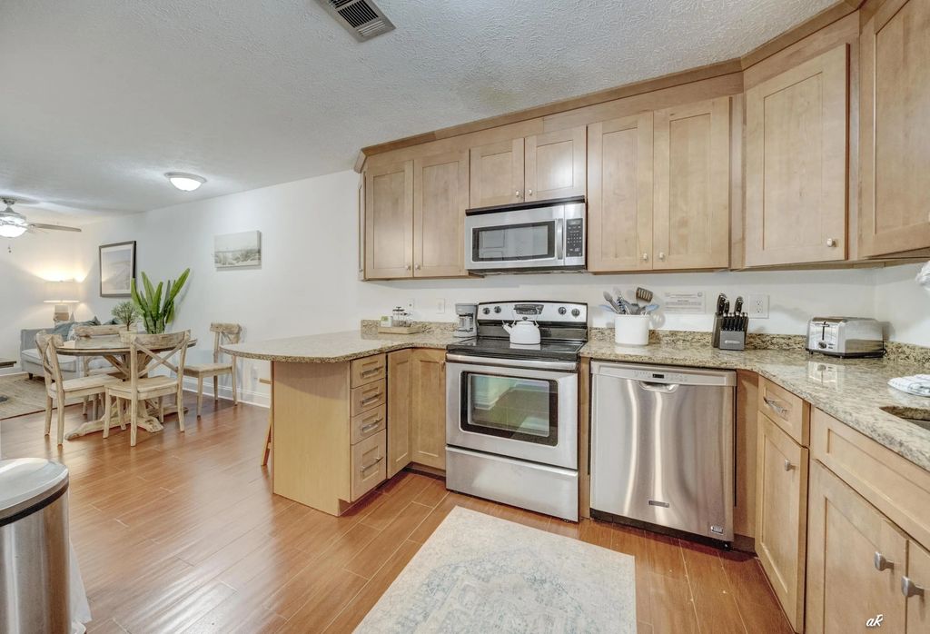 8 of 41 - 624 W Caladium Circle B, Panama City Beach, FL