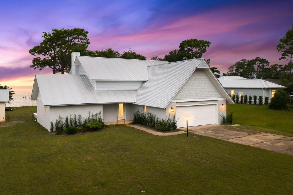 2208 Bay Grove Road, Freeport