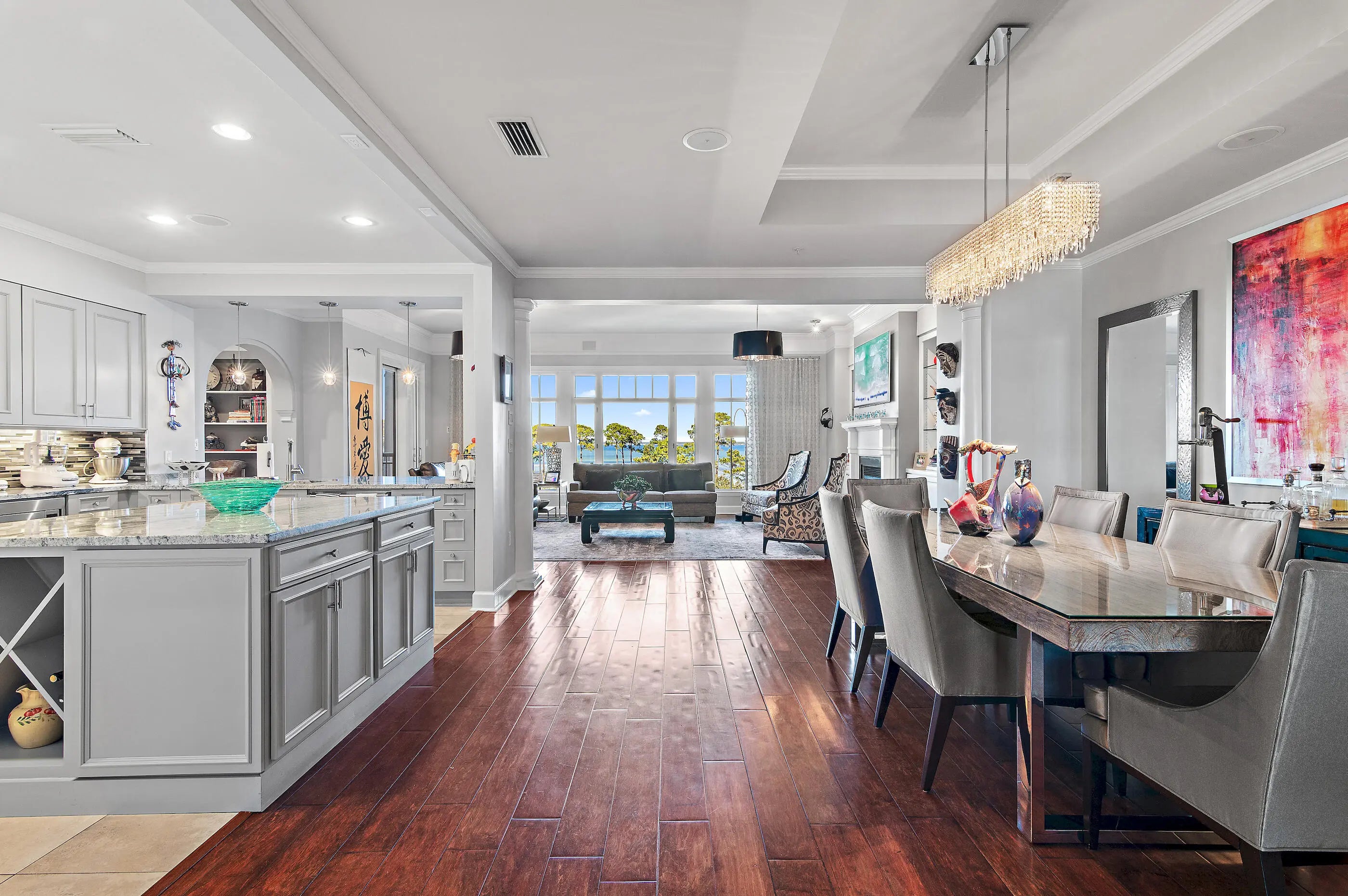 Photo of Listing #995296