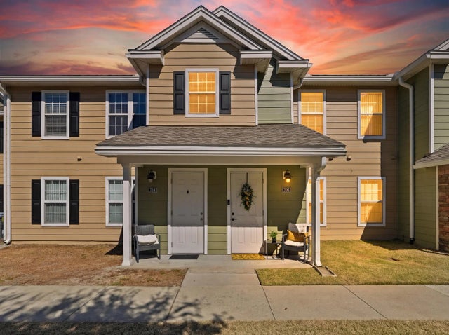 Photo of Listing #995303