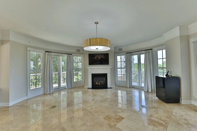 Photo of Listing #995091